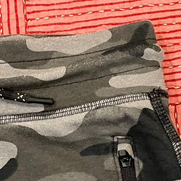 GAP teen boys XL 12-13 years Gray Camouflage Athletic Shorts thick cotton blend - Picture 13 of 14